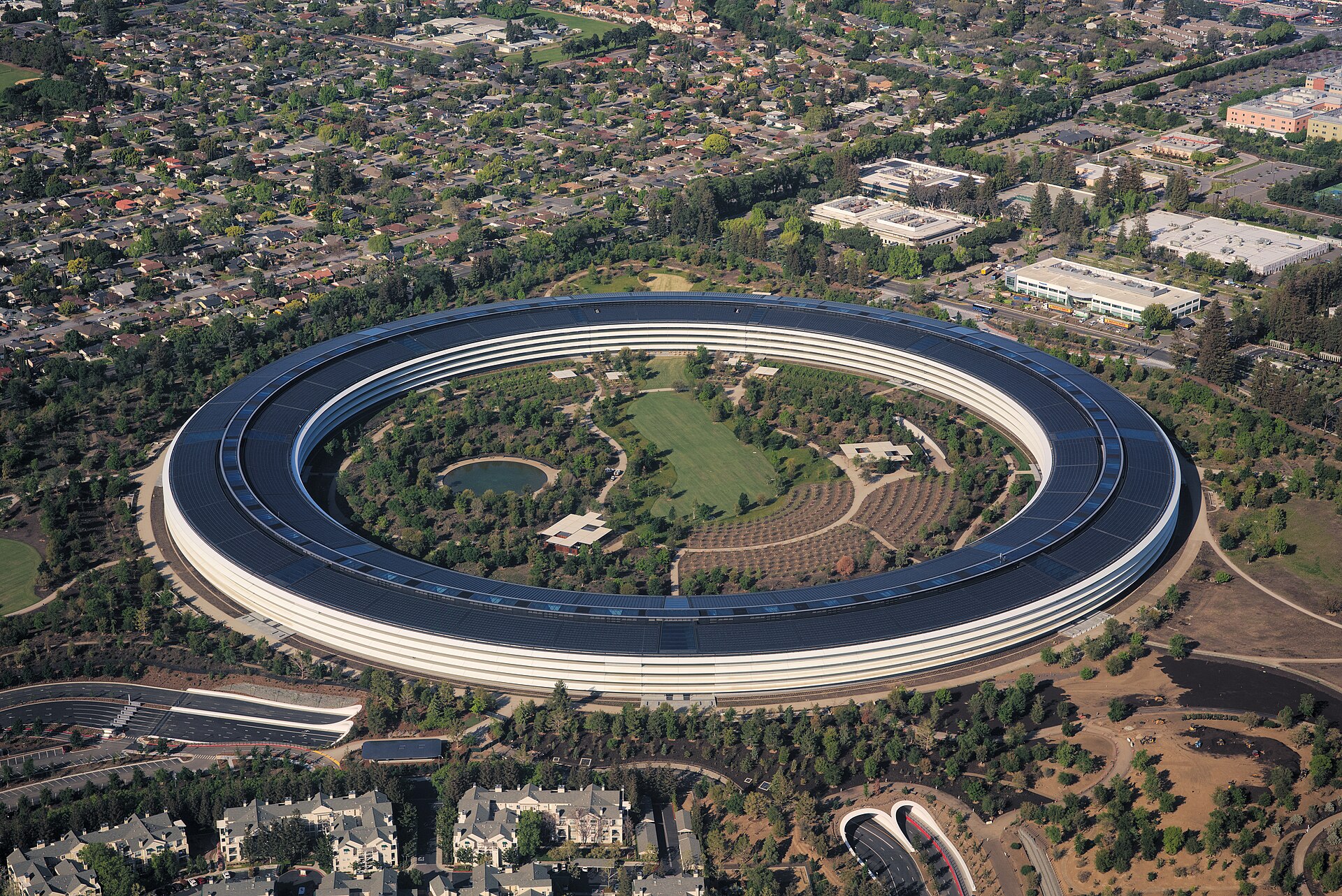 Apple contre OpenAI : le divorce le plus explosif de la tech s'invite devant la justice