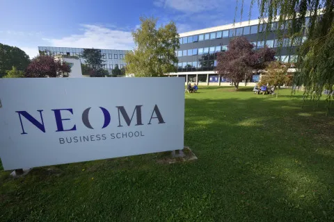 NEOMA Business School : la grande école de commerce française qui s'impose sur la scène internationale en 2026